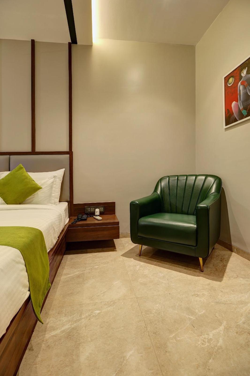 Magnus Fortune House Business Hotel , Magarpatta Mundhwa Exterior photo